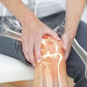 Ból kolana może być spowodowany zwichnięciem